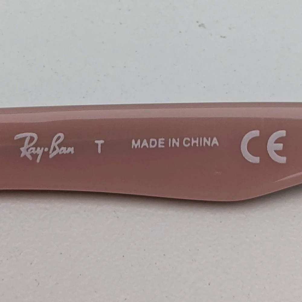 Ray-Ban scratches size temples